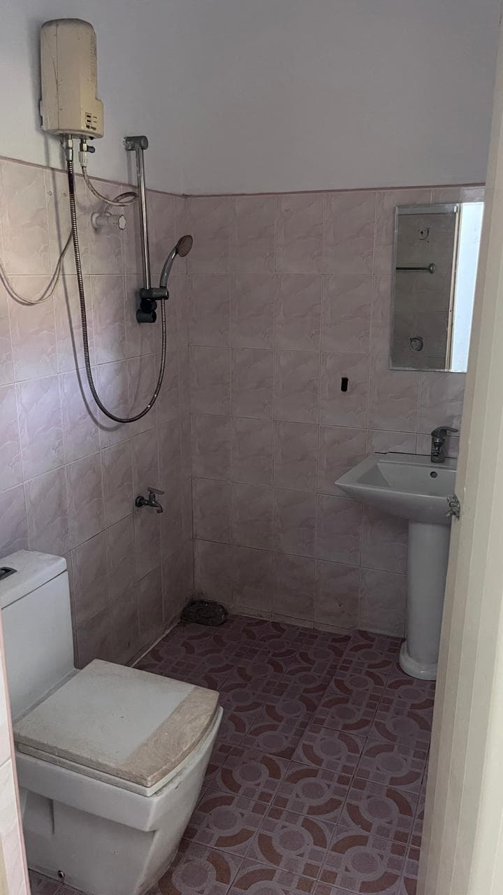 6 Bedroom House - Aniwatte - Image 3