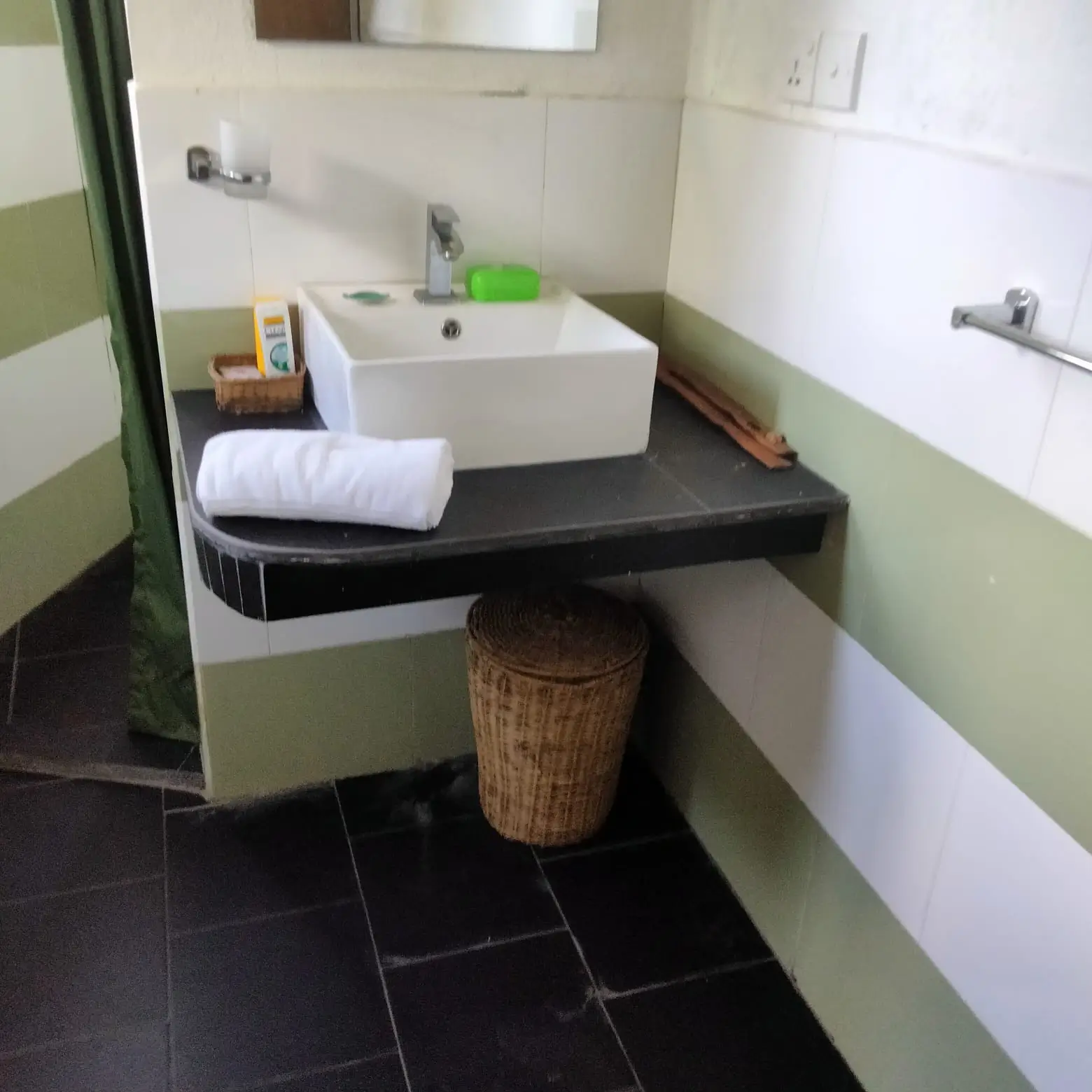 5 Bedroom House - Aniwatte - Image 9